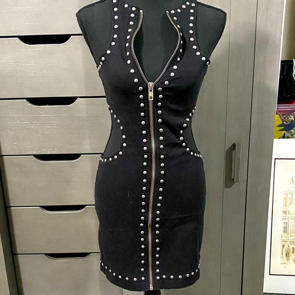 URBAN/O x BESS DRESS - Picture 3 of 16
